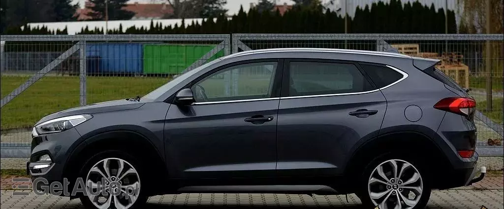 HYUNDAI Tucson 