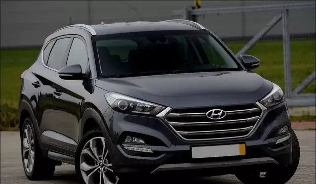 HYUNDAI Tucson 