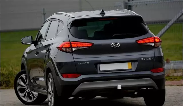 HYUNDAI Tucson 