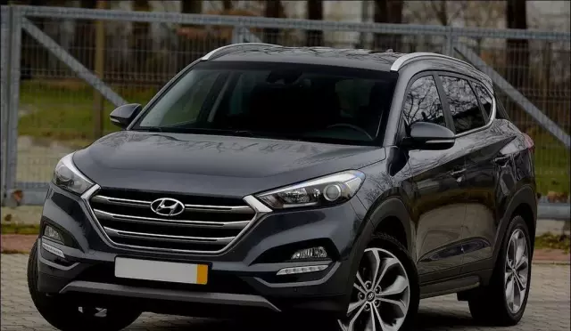 HYUNDAI Tucson 