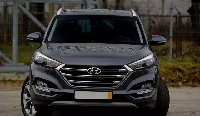 HYUNDAI Tucson 