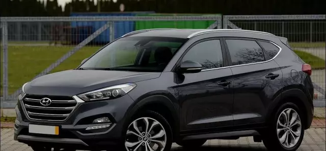 HYUNDAI Tucson 