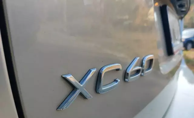 VOLVO XC60 
