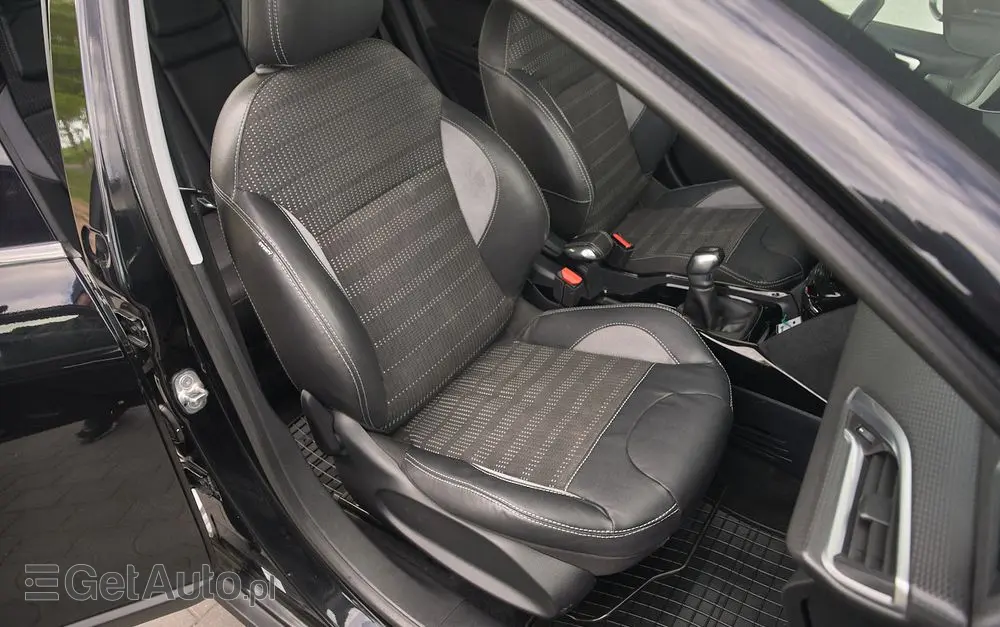 PEUGEOT 2008 1.6 BlueHDi Allure