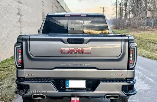 GMC Sierra 