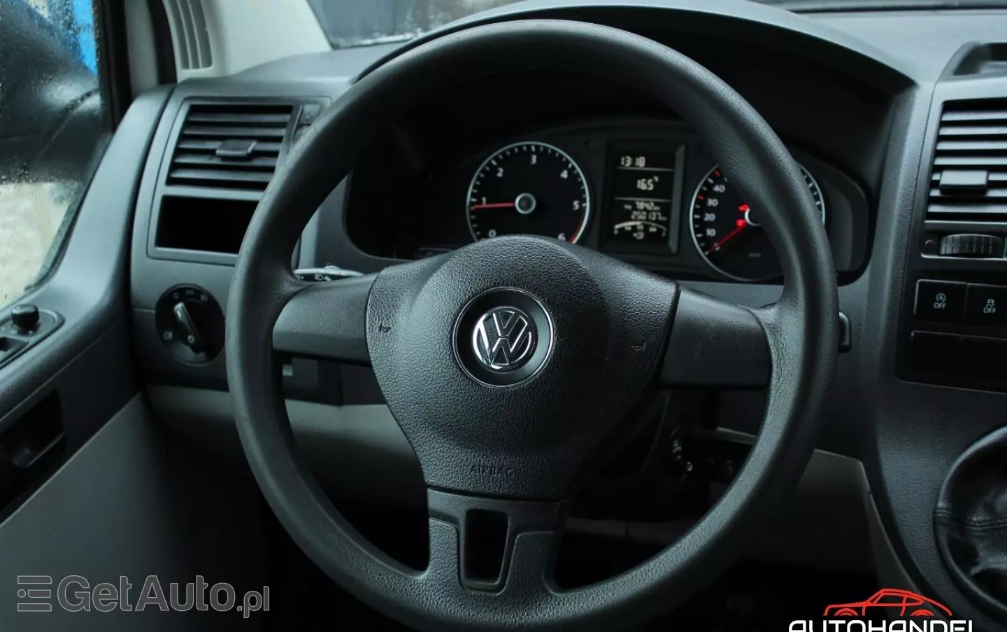 VOLKSWAGEN Transporter 
