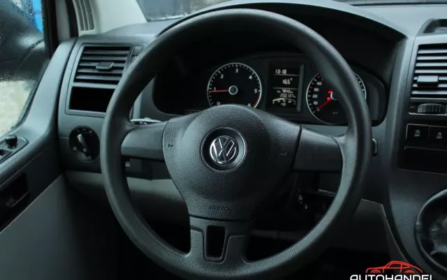 VOLKSWAGEN Transporter 
