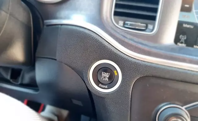 DODGE Charger R/T Road & Track 5.7 HEMI V8 (370 KM) Automatic