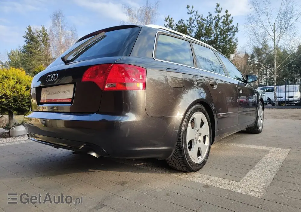 AUDI A4 Avant 3.0 TDI DPF quattro S line Sportpaket (plus)