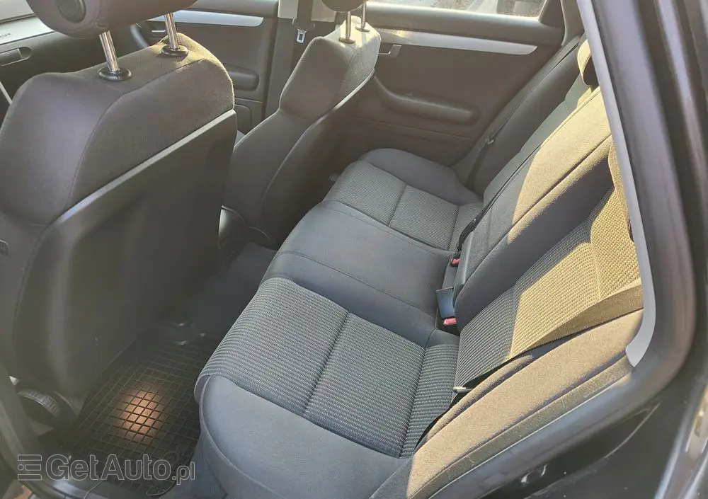 AUDI A4 Avant 3.0 TDI DPF quattro S line Sportpaket (plus)