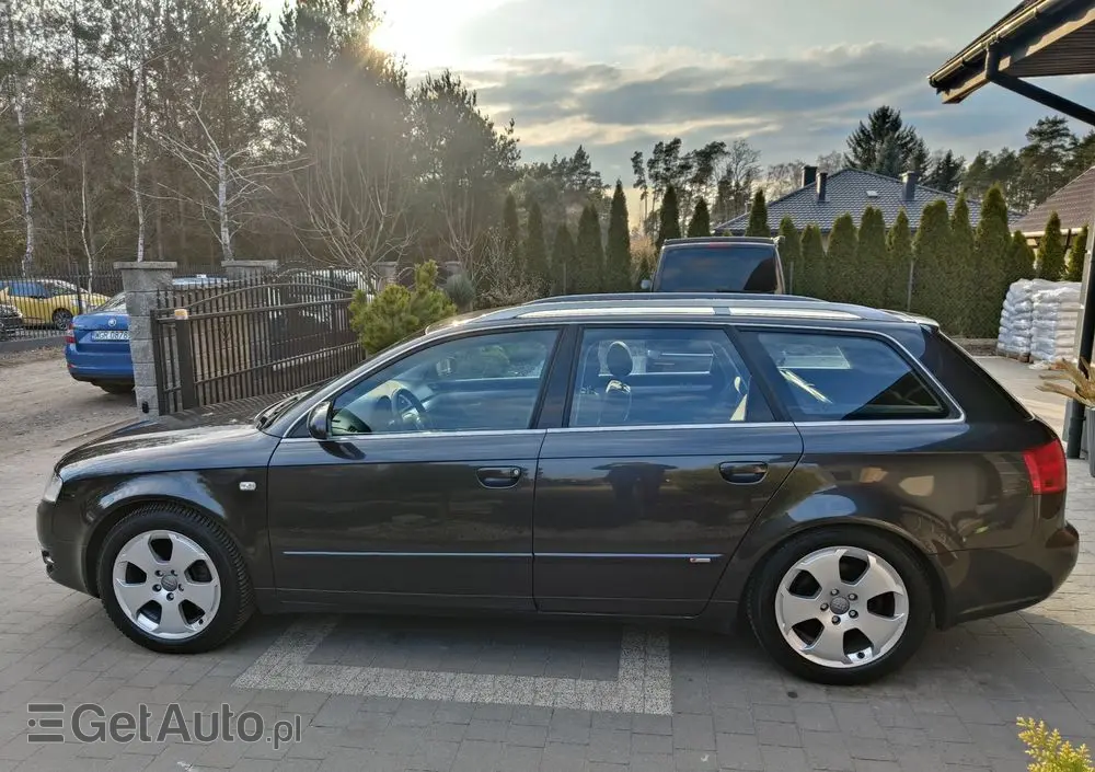AUDI A4 Avant 3.0 TDI DPF quattro S line Sportpaket (plus)