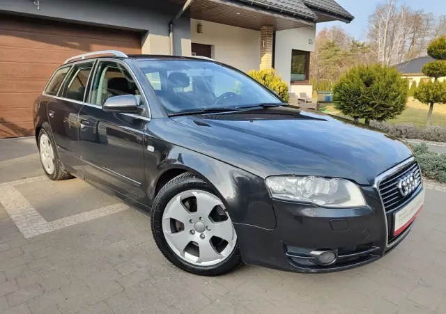 AUDI A4 Avant 3.0 TDI DPF quattro S line Sportpaket (plus)