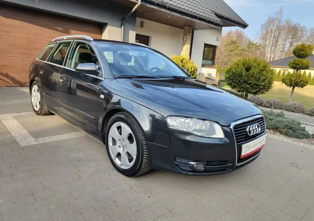 AUDI A4 Avant 3.0 TDI DPF quattro S line Sportpaket (plus)