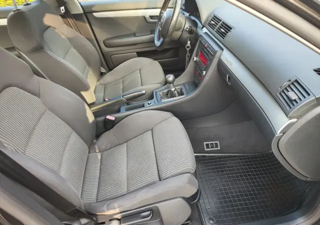 AUDI A4 Avant 3.0 TDI DPF quattro S line Sportpaket (plus)