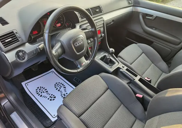 AUDI A4 Avant 3.0 TDI DPF quattro S line Sportpaket (plus)