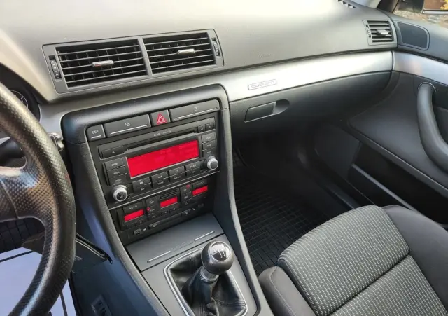 AUDI A4 Avant 3.0 TDI DPF quattro S line Sportpaket (plus)