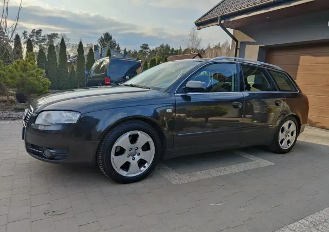 AUDI A4 Avant 3.0 TDI DPF quattro S line Sportpaket (plus)
