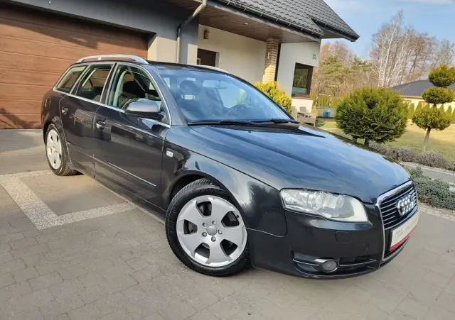 AUDI A4 Avant 3.0 TDI DPF quattro S line Sportpaket (plus)