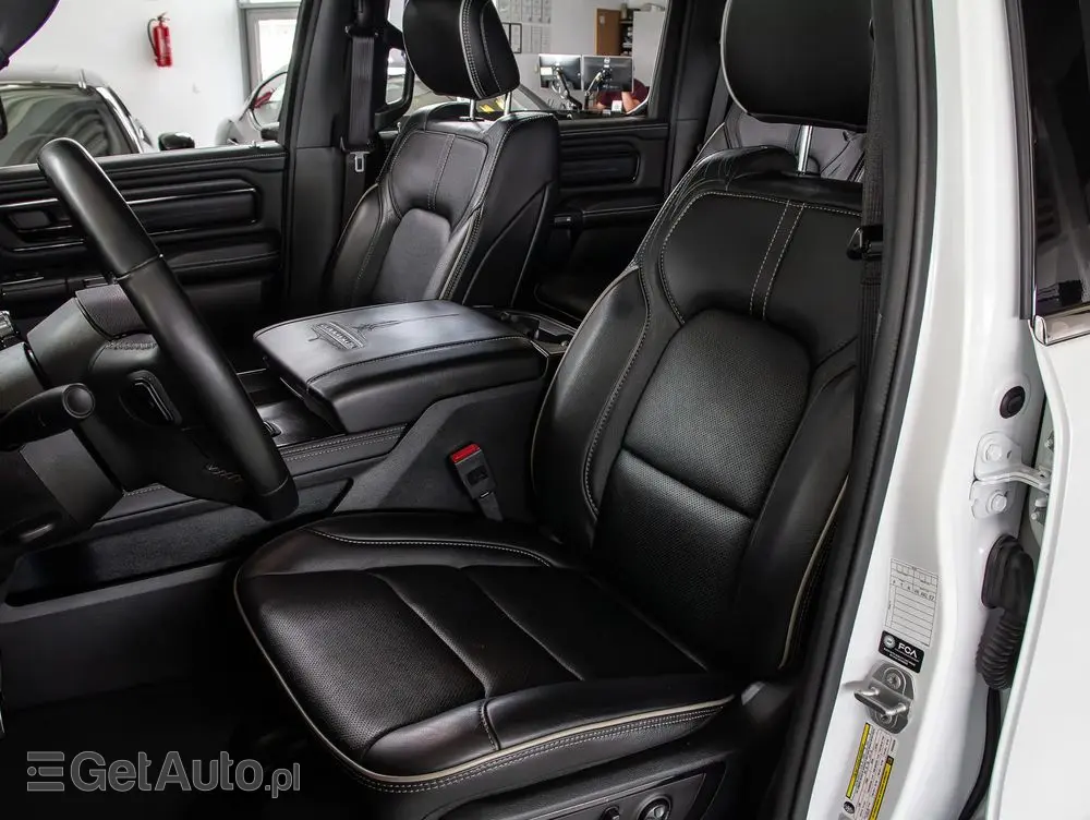 RAM 1500 Crew Cab Limited