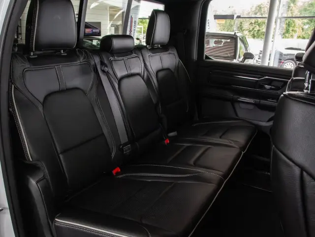 RAM 1500 Crew Cab Limited