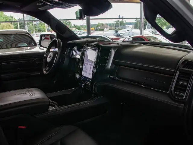 RAM 1500 Crew Cab Limited