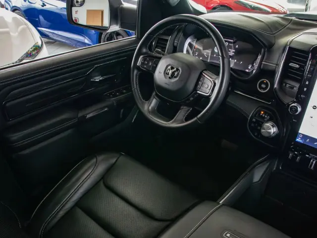 RAM 1500 Crew Cab Limited