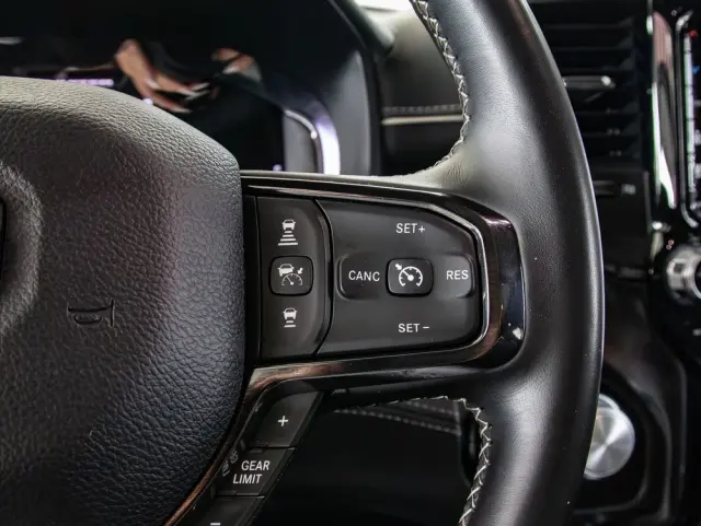 RAM 1500 Crew Cab Limited