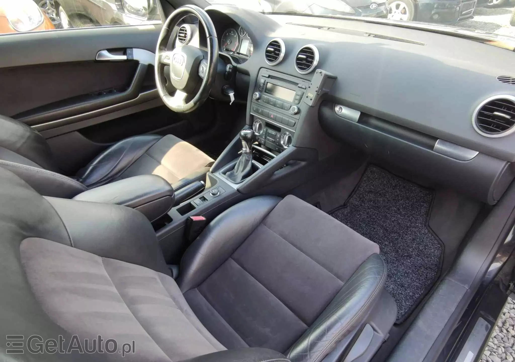 AUDI A3 Cabriolet 2.0 TDI DPF Attraction