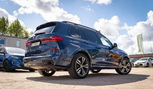 BMW X7 