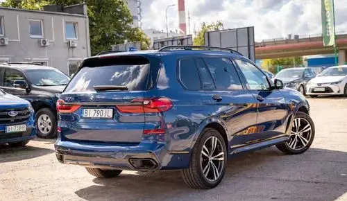 BMW X7 