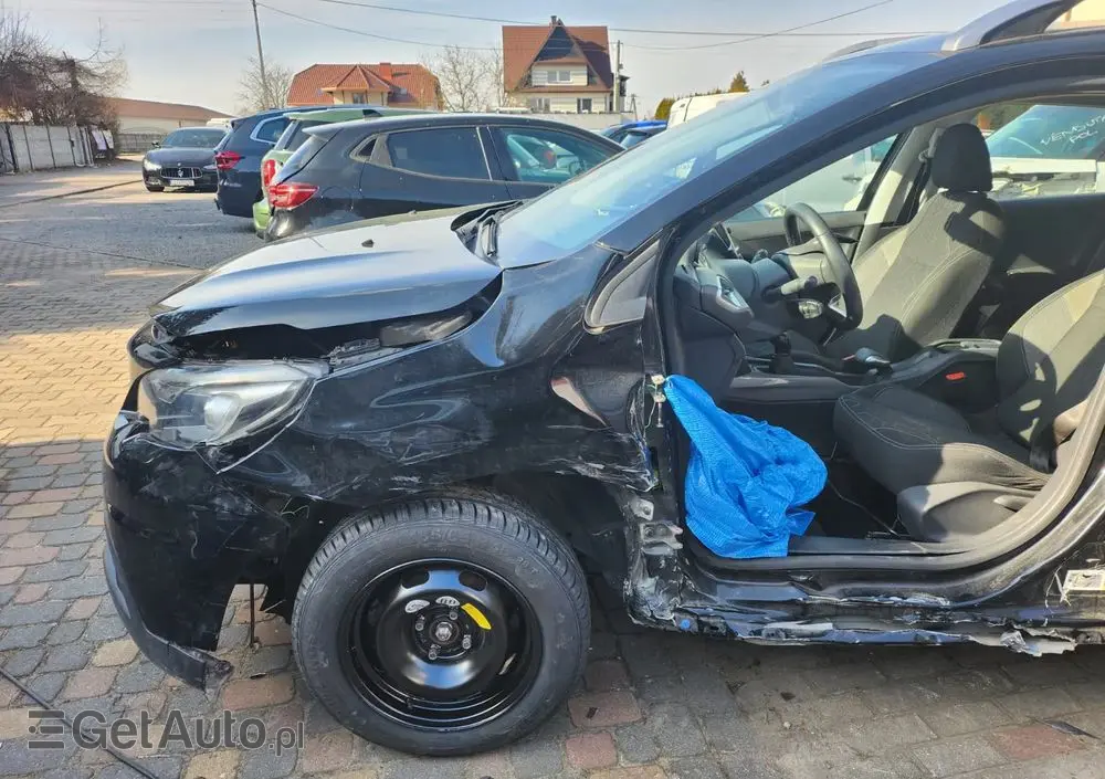 PEUGEOT 2008 PureTech 82 Allure