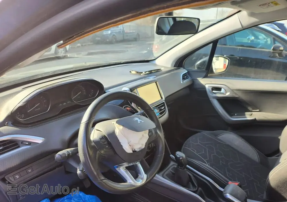 PEUGEOT 2008 PureTech 82 Allure