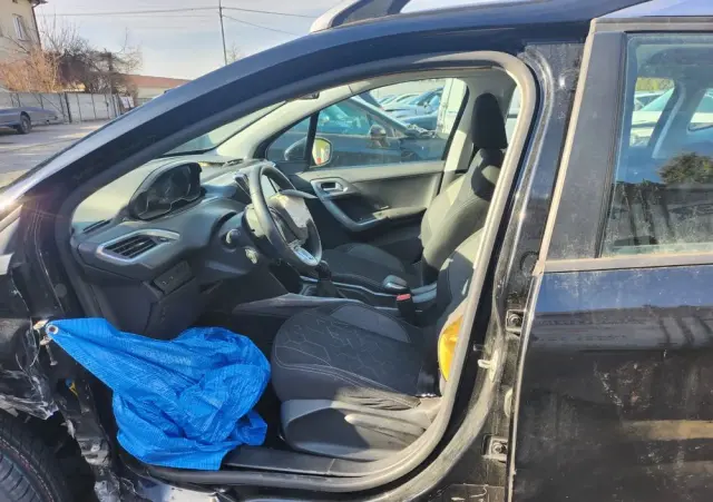 PEUGEOT 2008 PureTech 82 Allure