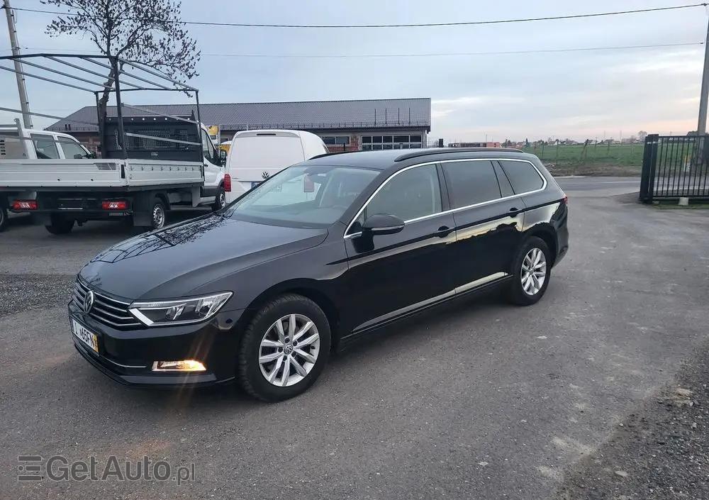 VOLKSWAGEN Passat Variant 2.0 TDI SCR Comfortline