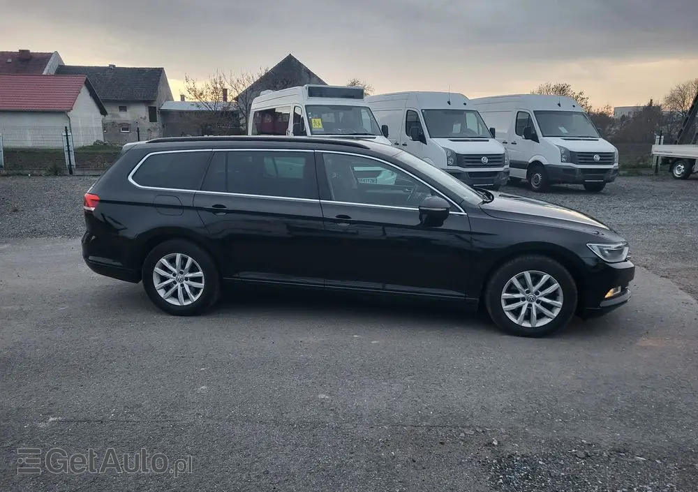 VOLKSWAGEN Passat Variant 2.0 TDI SCR Comfortline