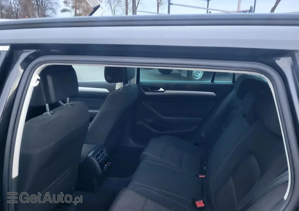 VOLKSWAGEN Passat Variant 2.0 TDI SCR Comfortline