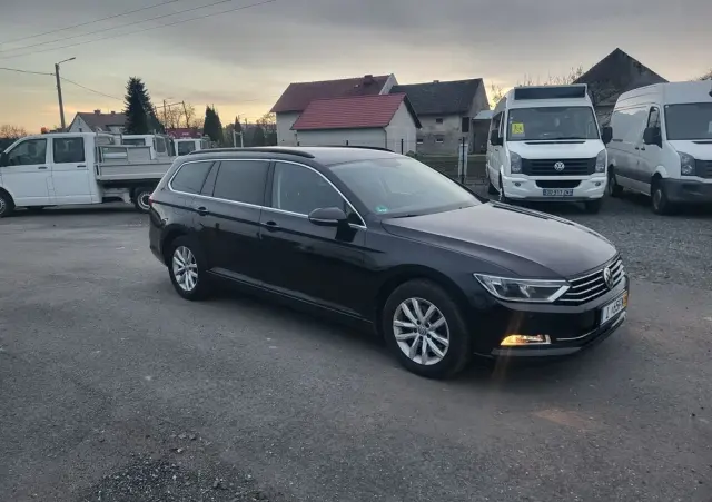 VOLKSWAGEN Passat Variant 2.0 TDI SCR Comfortline