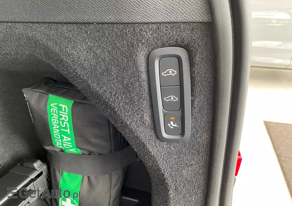 VOLVO XC 90 T8 AWD Plug-In Hybrid Plus Bright 7os