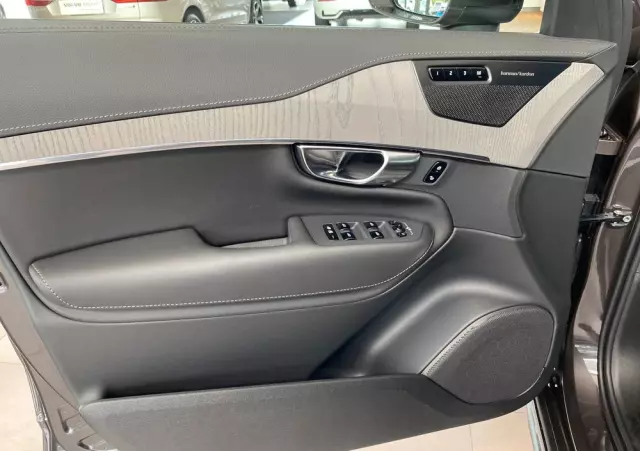 VOLVO XC 90 T8 AWD Plug-In Hybrid Plus Bright 7os