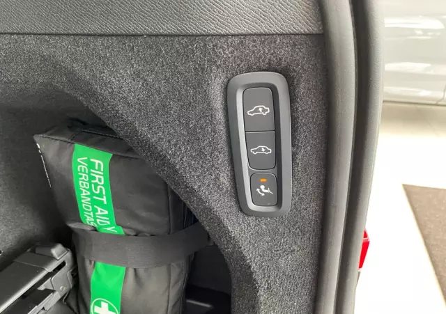 VOLVO XC 90 T8 AWD Plug-In Hybrid Plus Bright 7os