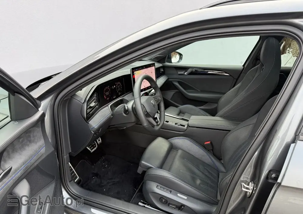 VOLKSWAGEN Passat Variant 2.0 TSI 4Mot R-Line DSG