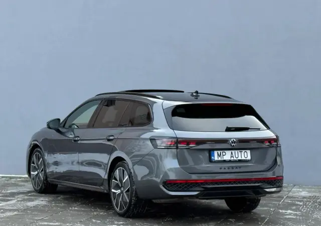 VOLKSWAGEN Passat Variant 2.0 TSI 4Mot R-Line DSG