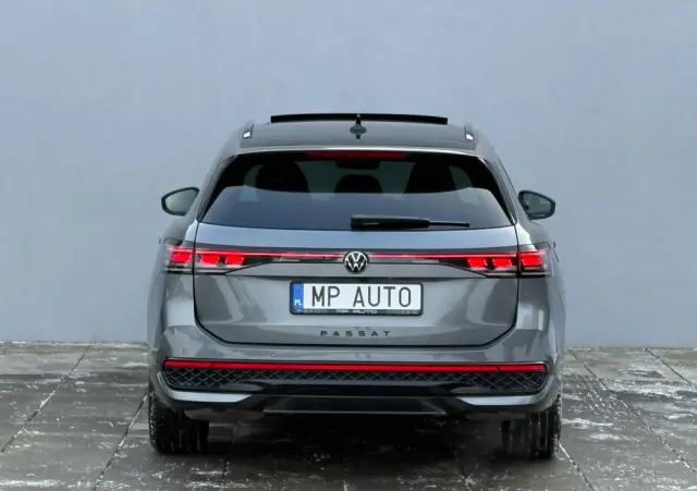 VOLKSWAGEN Passat Variant 2.0 TSI 4Mot R-Line DSG