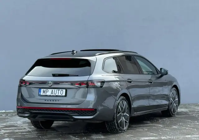 VOLKSWAGEN Passat Variant 2.0 TSI 4Mot R-Line DSG