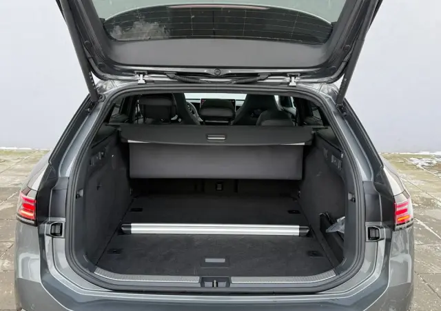 VOLKSWAGEN Passat Variant 2.0 TSI 4Mot R-Line DSG