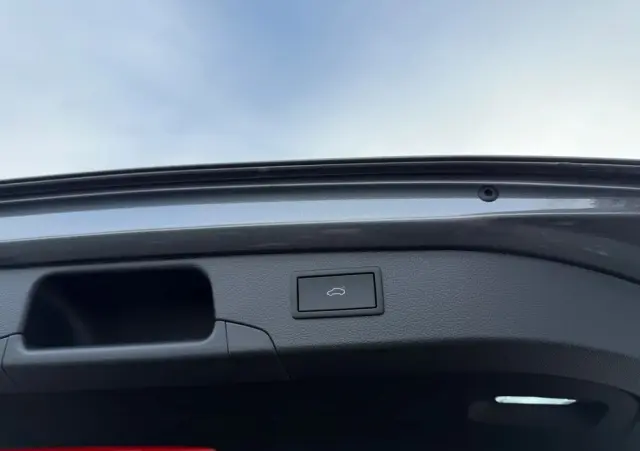 VOLKSWAGEN Passat Variant 2.0 TSI 4Mot R-Line DSG