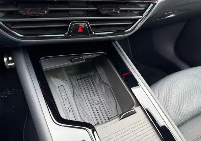 VOLKSWAGEN Passat Variant 2.0 TSI 4Mot R-Line DSG