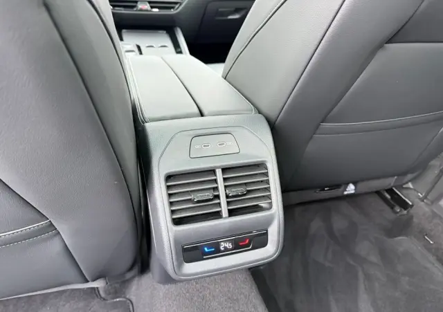 VOLKSWAGEN Passat Variant 2.0 TSI 4Mot R-Line DSG