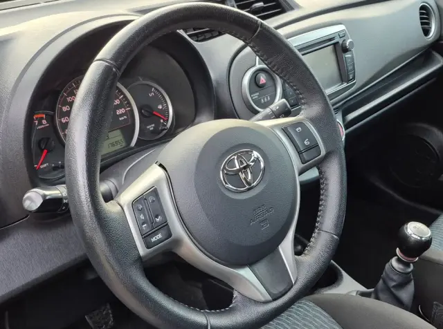 TOYOTA Yaris 1.33 Life