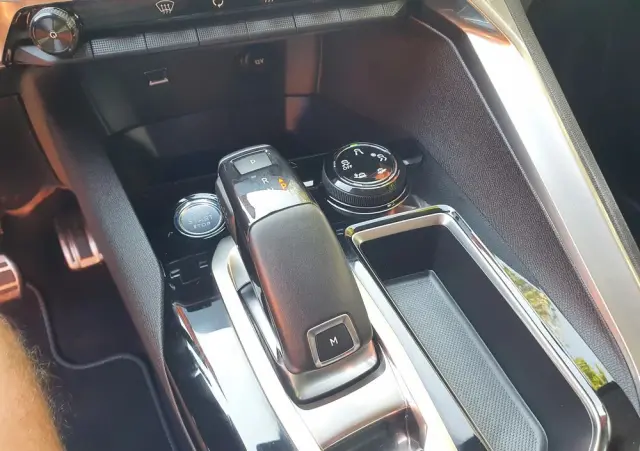 PEUGEOT 3008 1.2 PureTech GPF Crossway S&S EAT8